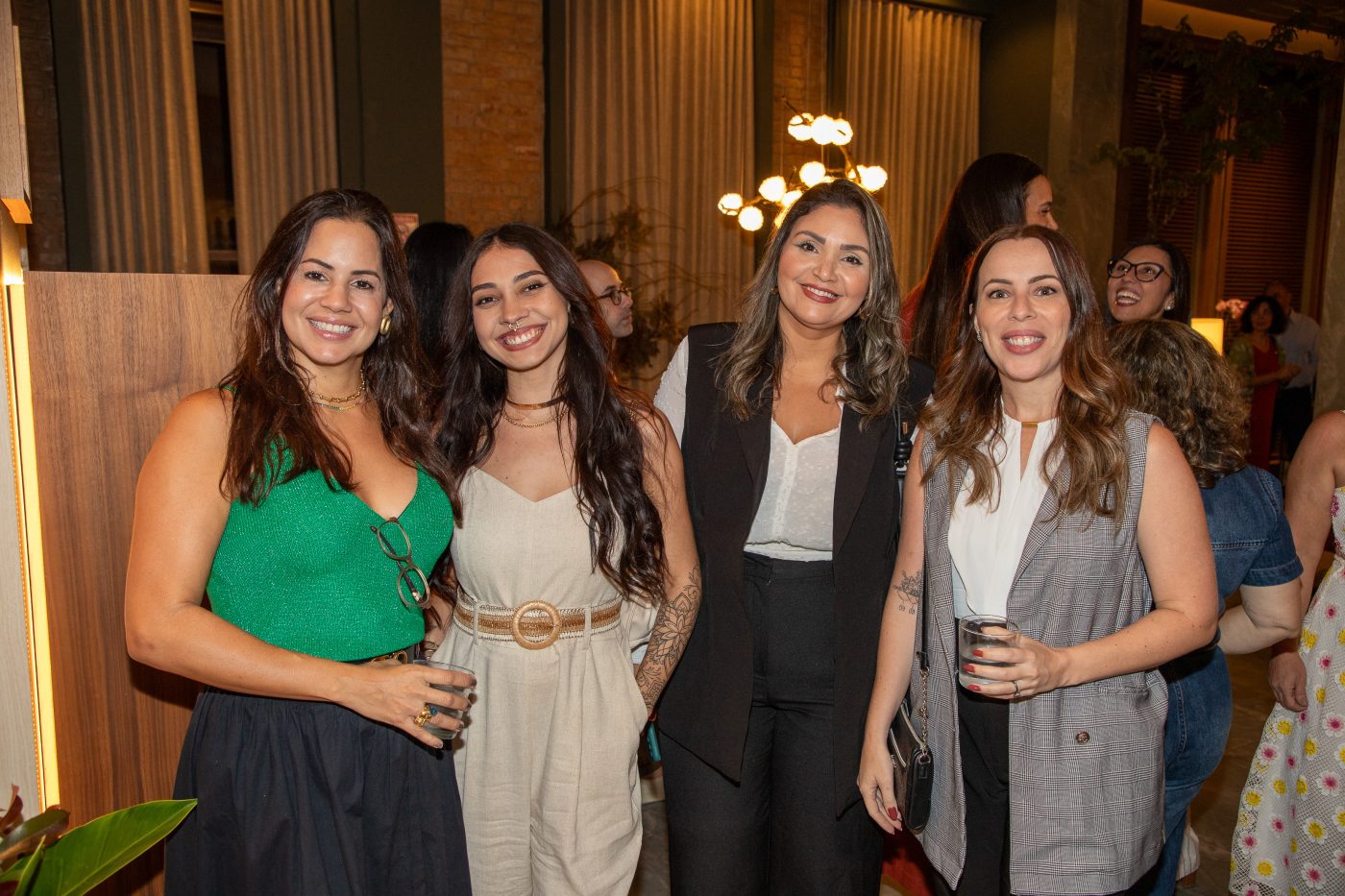 Aline Barros, Laã Sampaio, Lua Filardi e Jasmine Barbosa